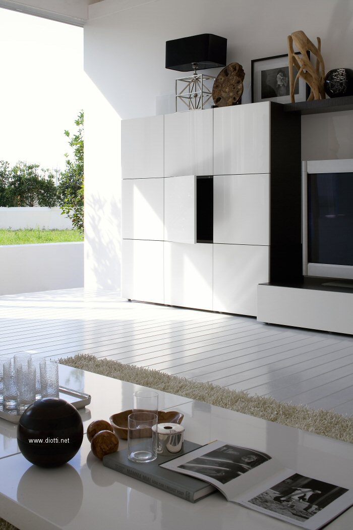 Warm Landscape mobile soggiorno dispensa antine bianche